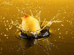 عکس طبیعت بی جان میوه درآب