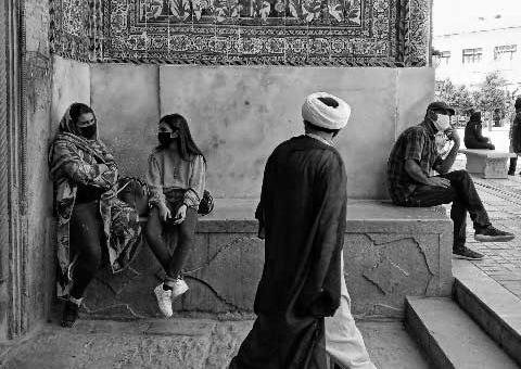 سیاه وسفید افقی