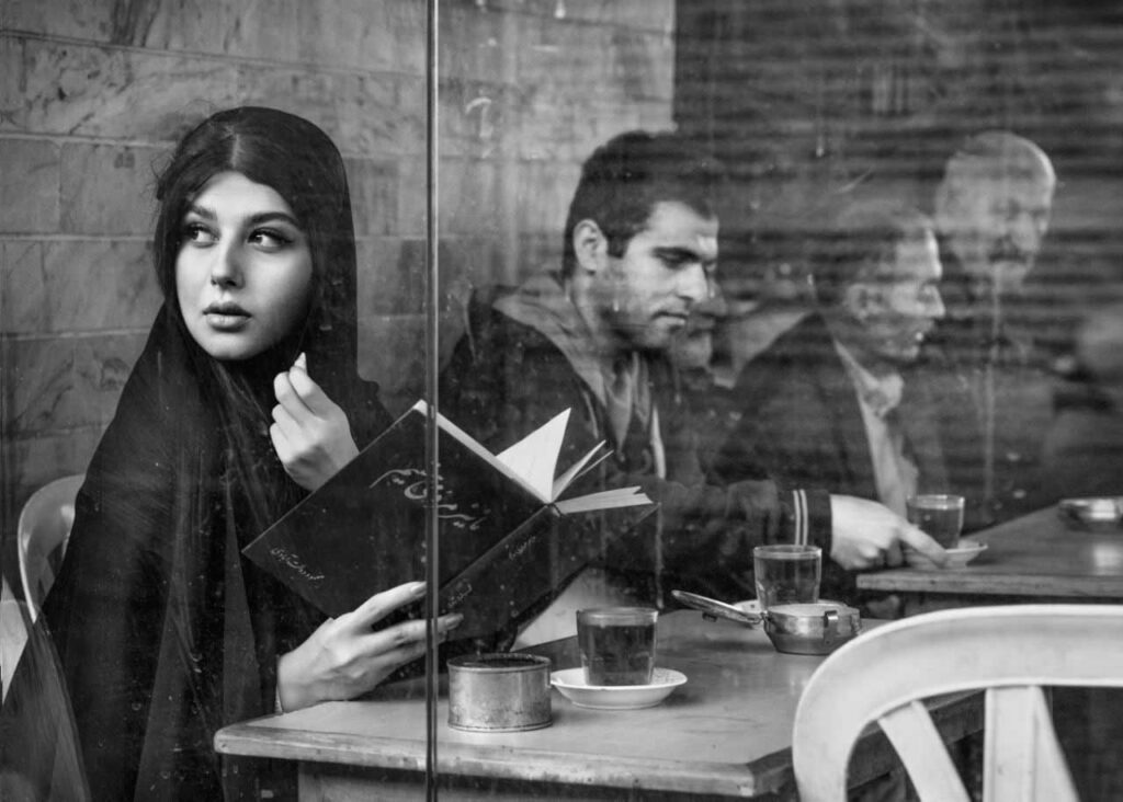 نقد عکس ما نیز مردمی هستیم